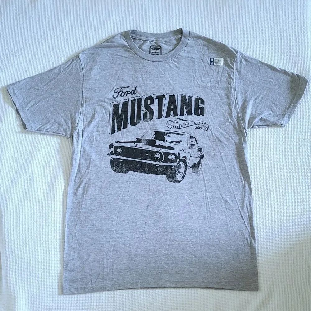 Official Licensed Ford Mustang🐎 Graphic Tee👕 - NWT